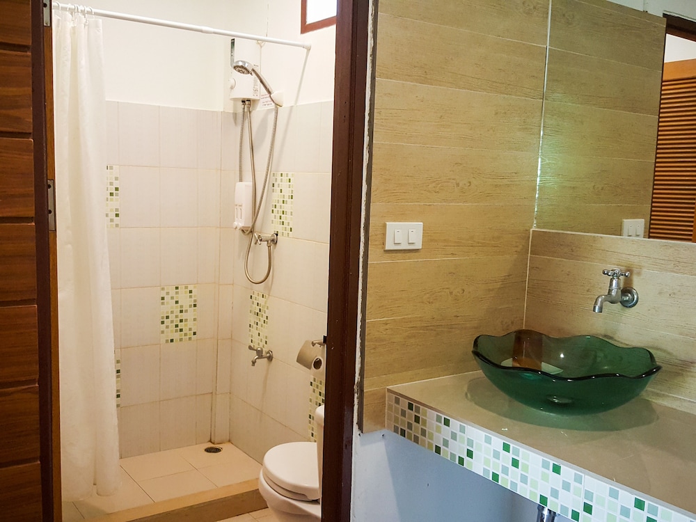 Glur Hostel 22/65