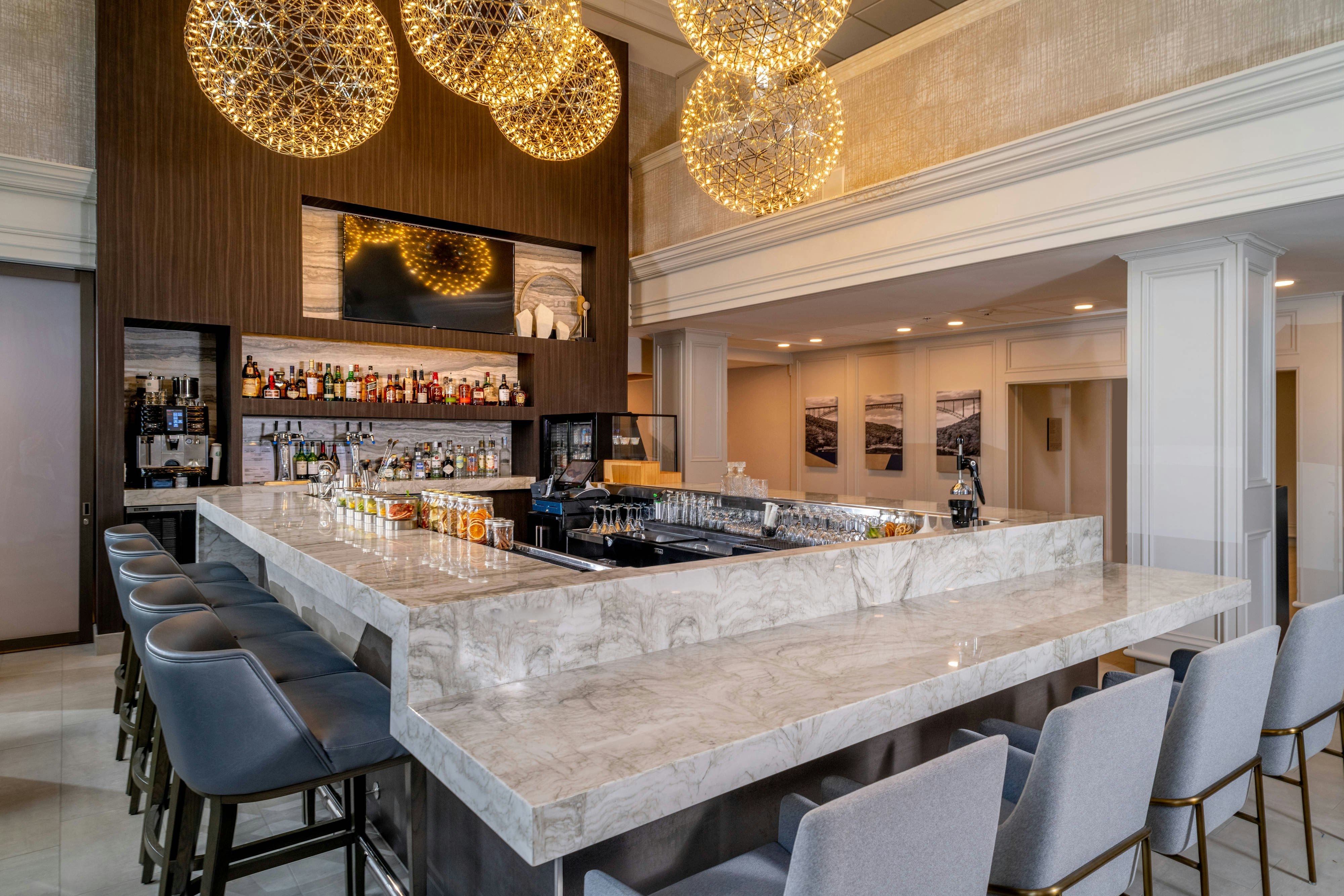 Delta Hotels Huntington Downtown 30/37