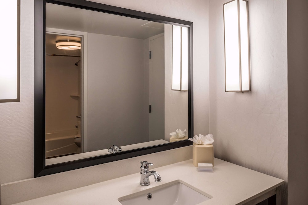 Hilton Garden Inn Detroit Southfield 28/84