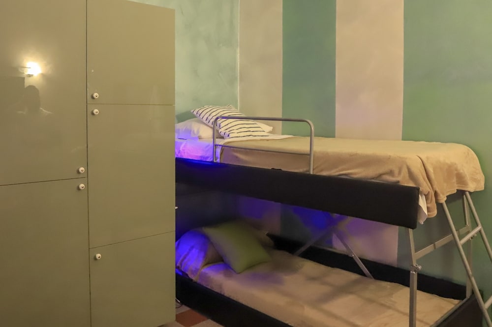 Roman Holidays Hostel 31/50