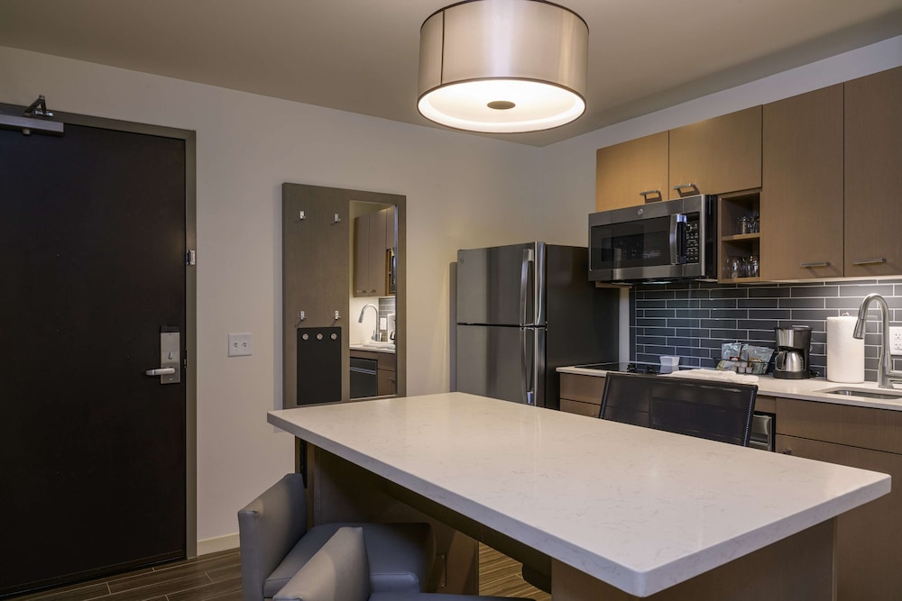 Hyatt House Louisville East 15/28