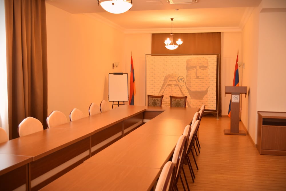 Artsakh Hotel 24/37