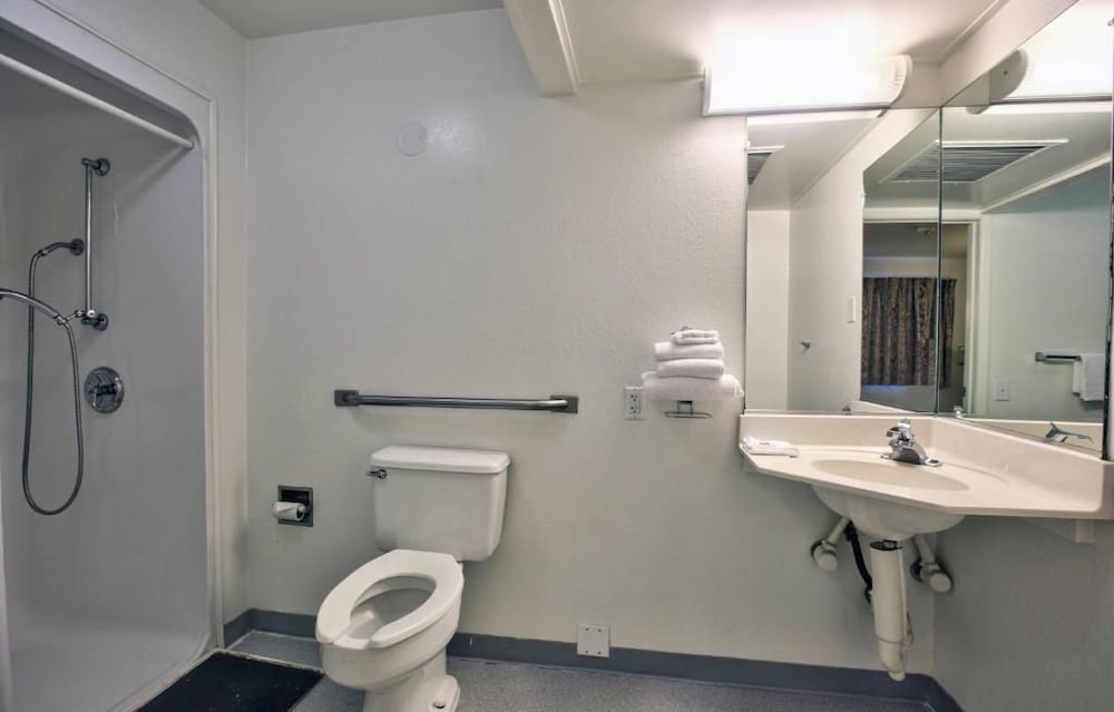 Motel6 Valdosta, GA - University 46/49