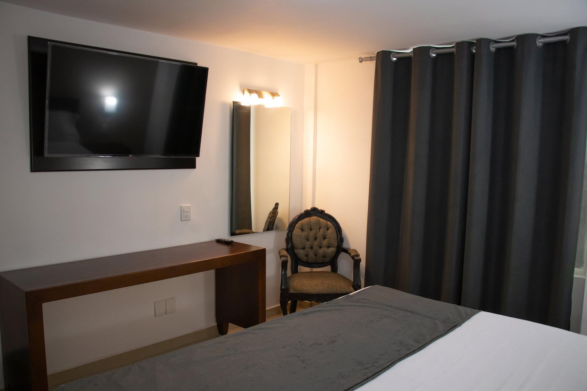 غرفة تنفيذية، Hotel Las Pergolas 2/4