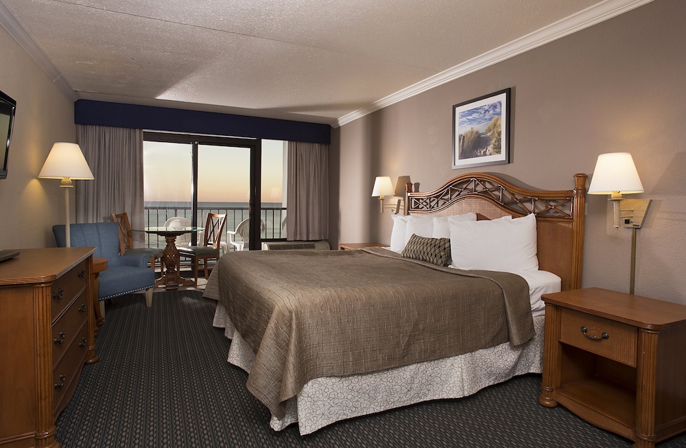 Grande Shores Ocean Resort 36/84