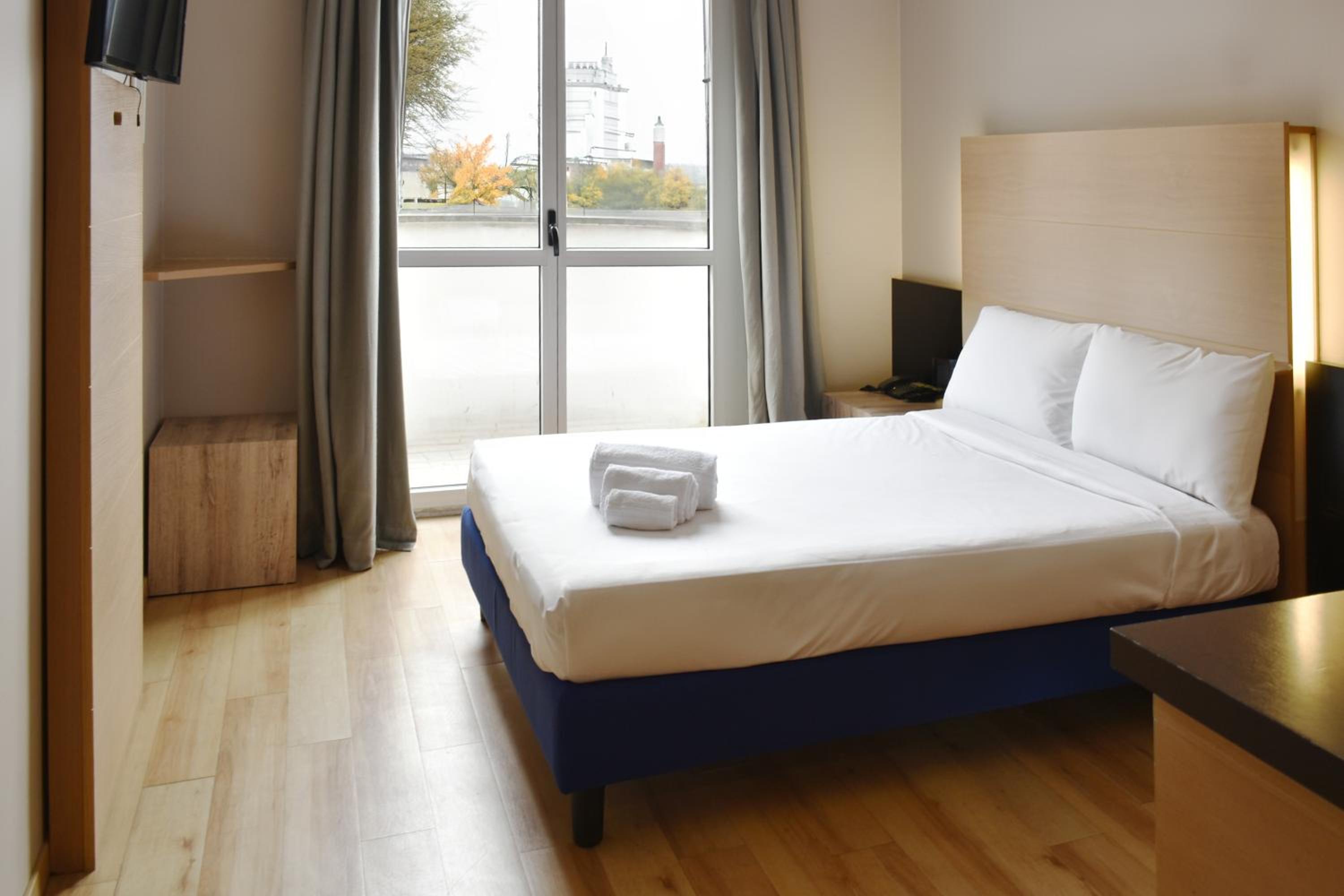 SUPERIOR, DOUBLE BED