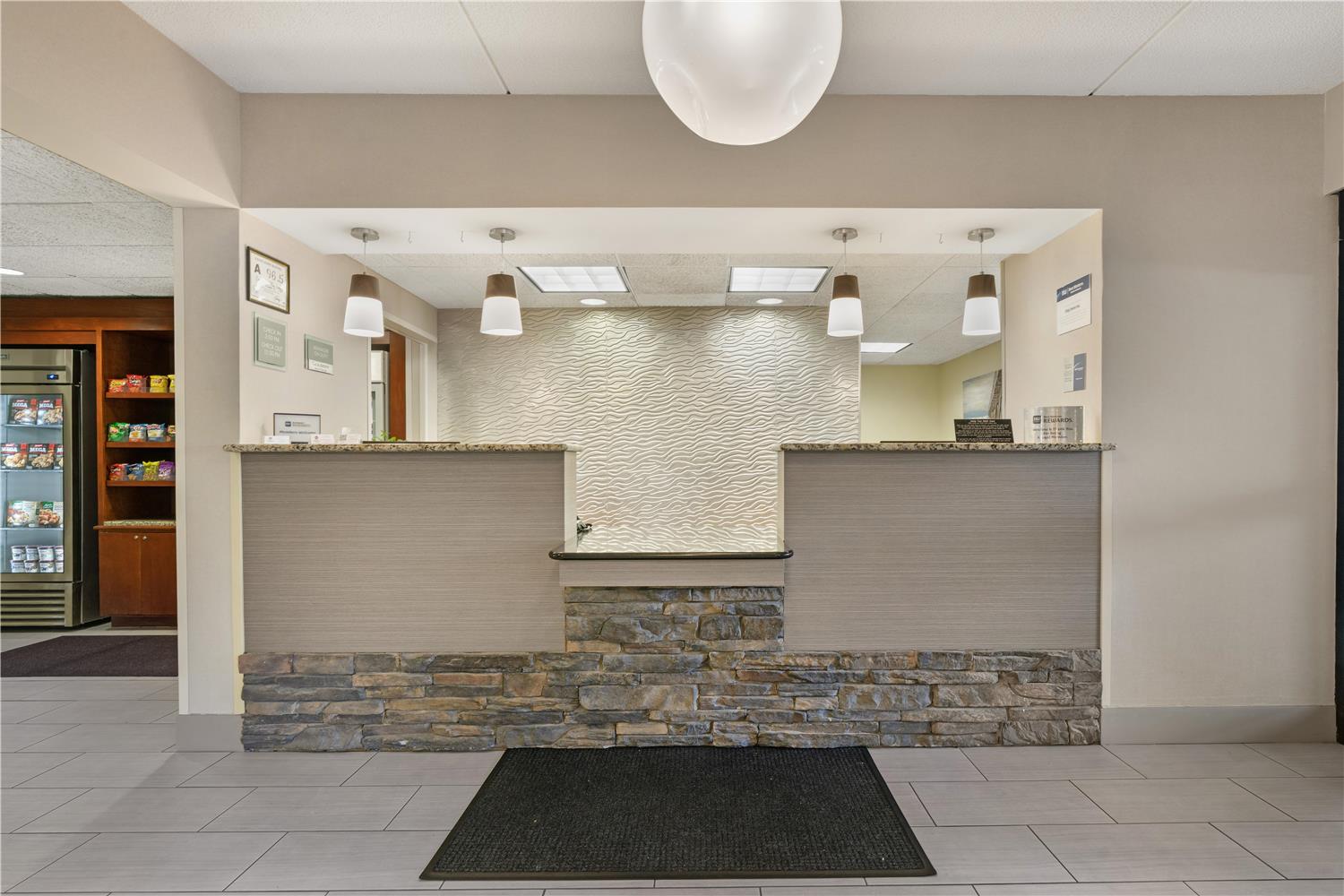 Best Western Plus Wilmington/Wrightsville Beach 2/14