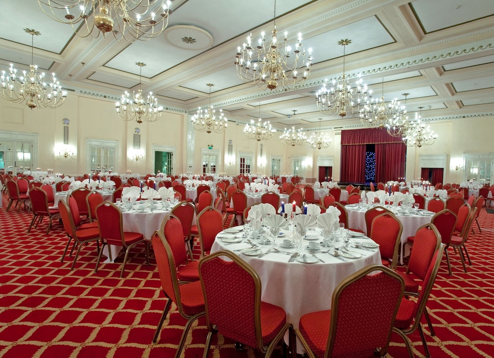 Adelphi Hotel 49/69