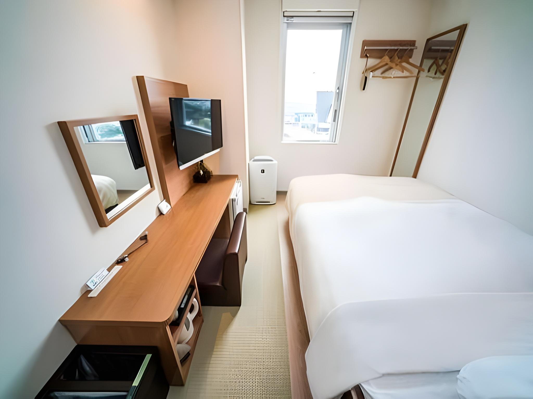 Japanese, Moderate, Double Bed, Smoking