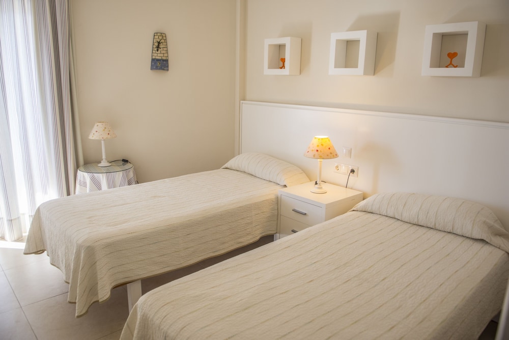 3 Bedrooms, Apartment, 1 Queen and 4 Single Beds, Balcony