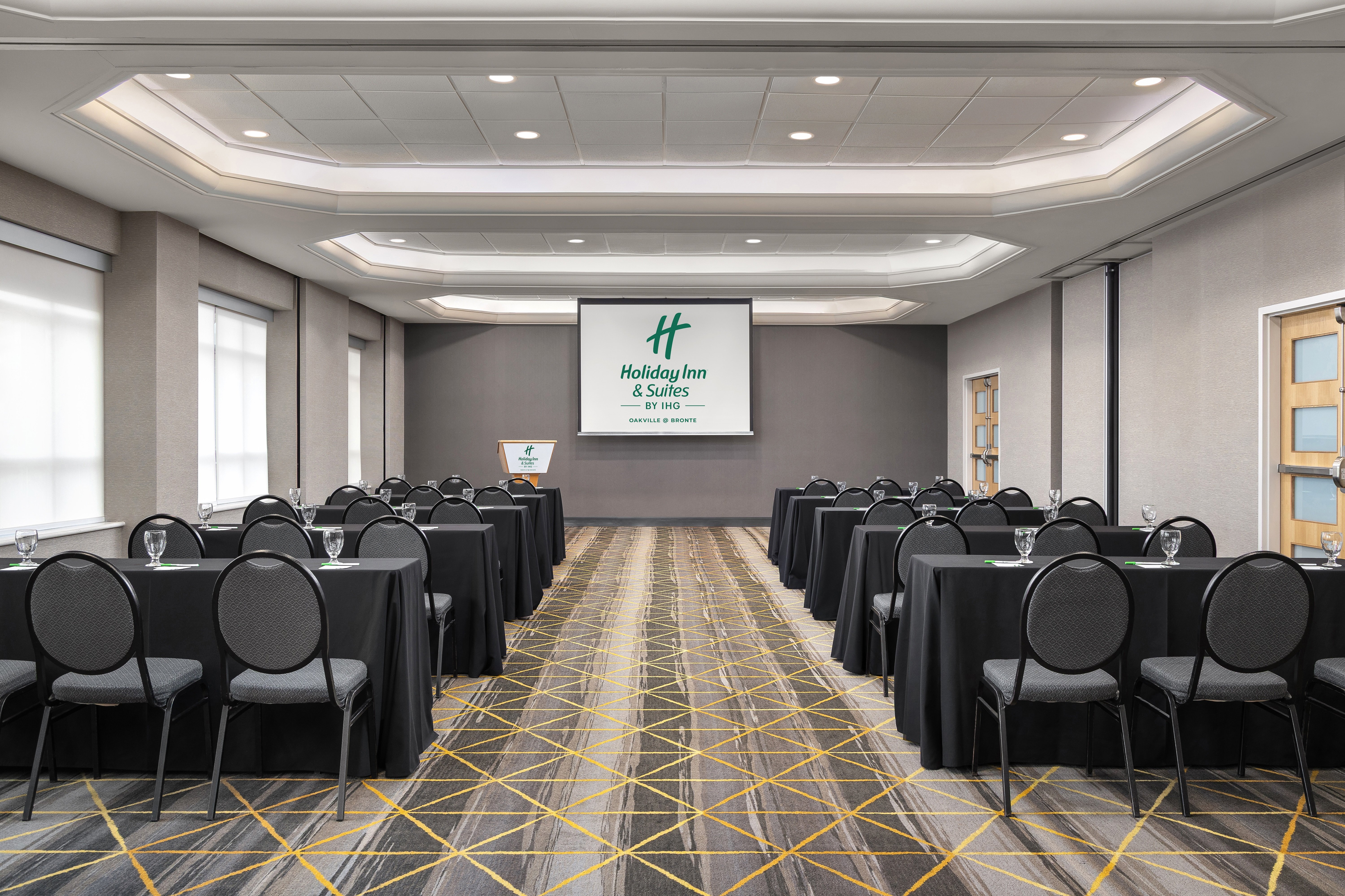Holiday Inn Hotel Suites Oakville Bronte 62/78