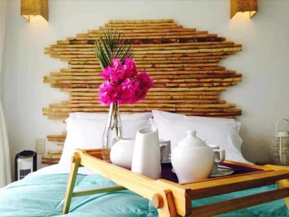 BAMBOO LODGE PARACAS 24/52