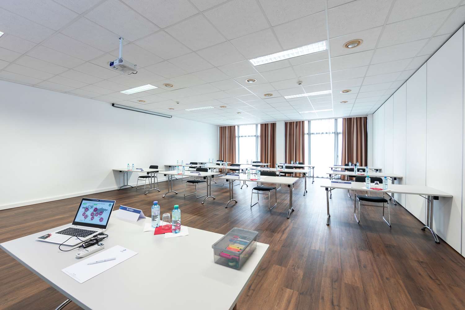 Smart Hotel Voesendorf 62/66