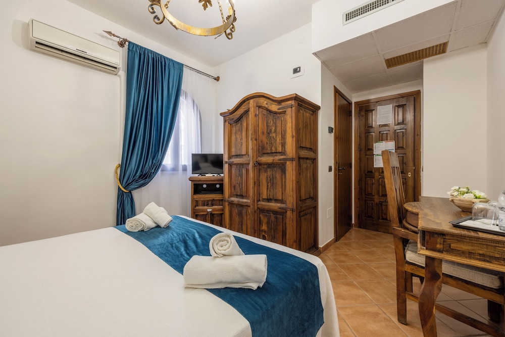 CLASSIC, DOUBLE OR TWIN BED
