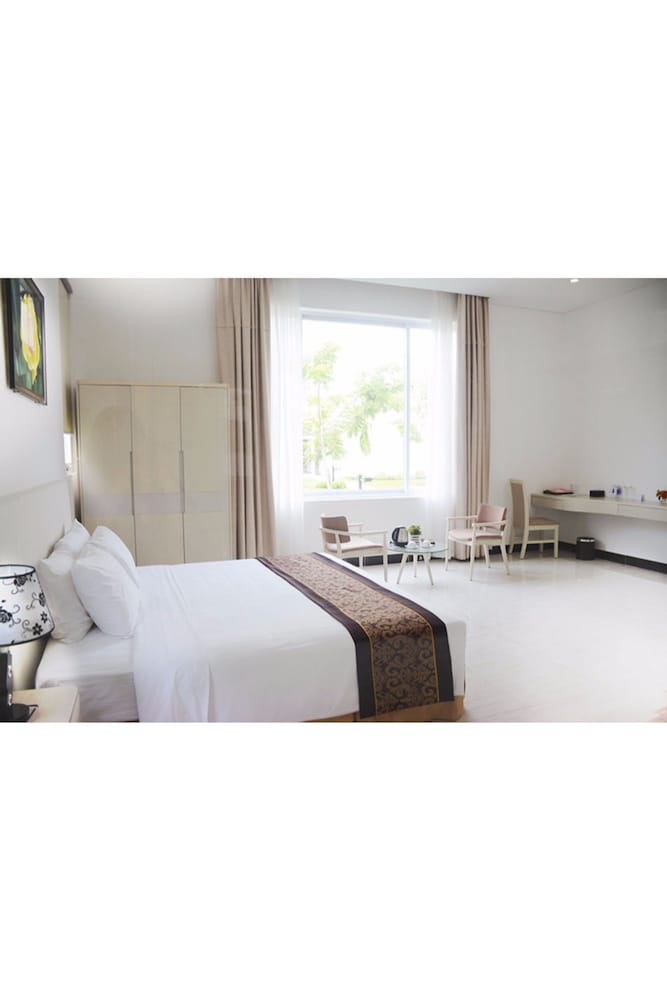 Diamond Bay Golf & Villas 9/41