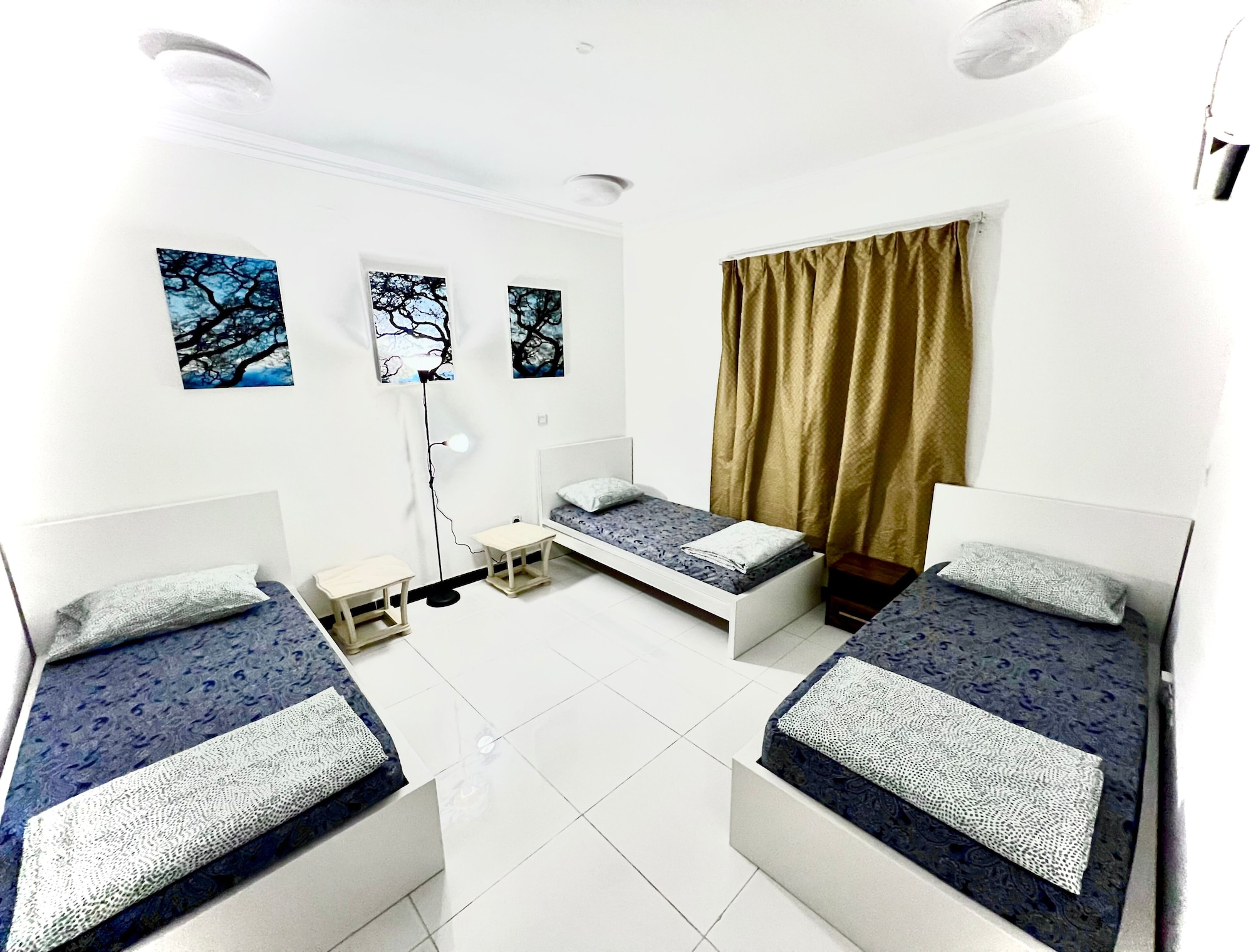 MIXED DORM, STANDARD, 3 BEDS, SHARED BATHROOM
