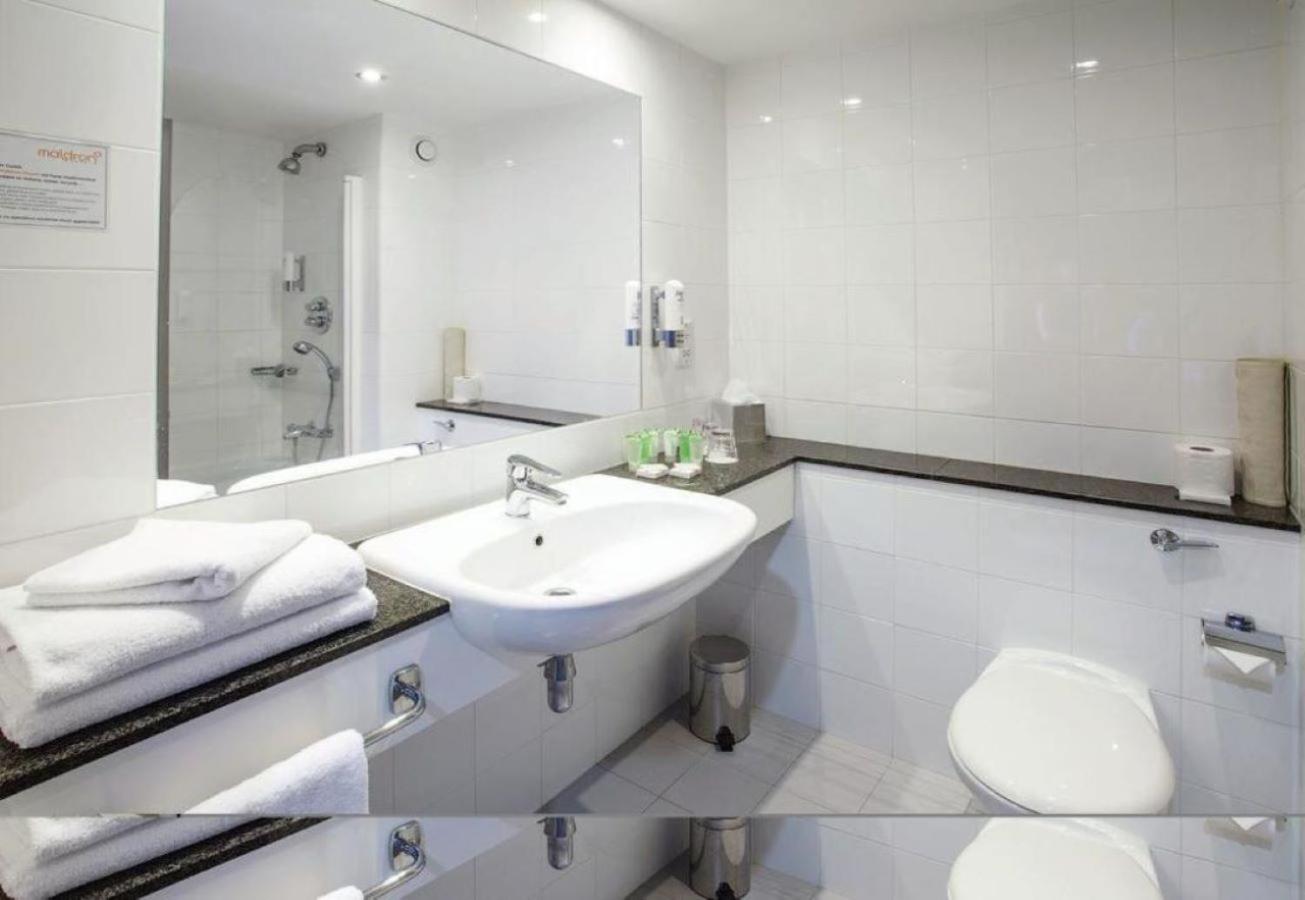 غرفة تنفيذية بسرير كينج وسرير كوين، Maldron Hotel Tallaght 2/2