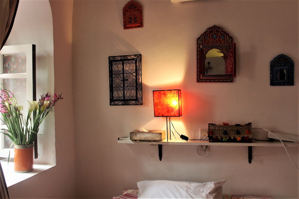 Riad Al Amine 12/30