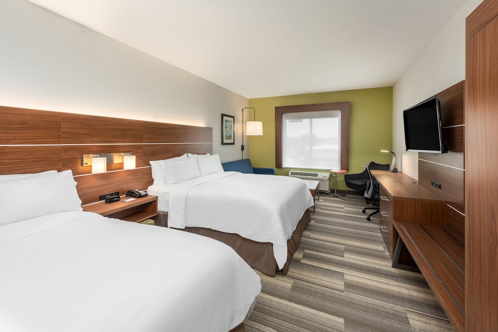 Holiday Inn Express Suites St Louis Chesterfield 10/46