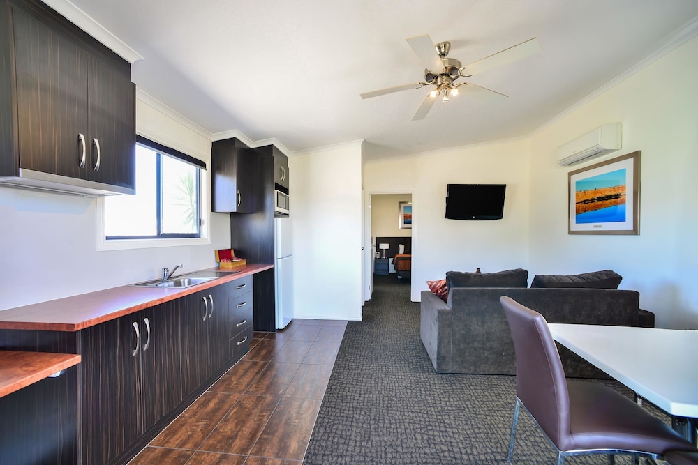 Comfort Inn & Suites Augusta Westside 6/45