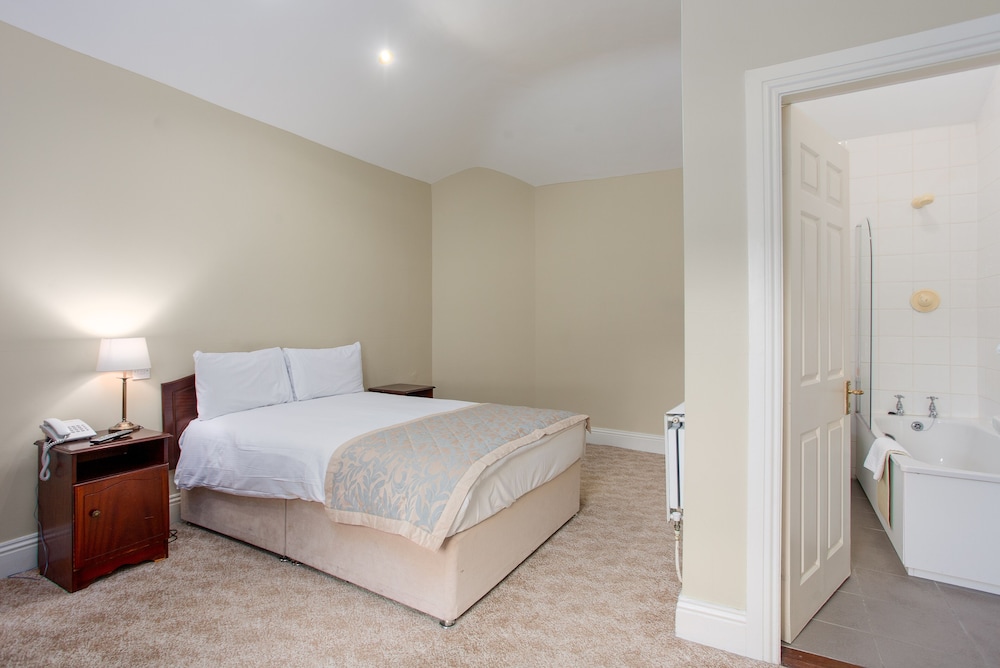 Woodenbridge Hotel 15/73