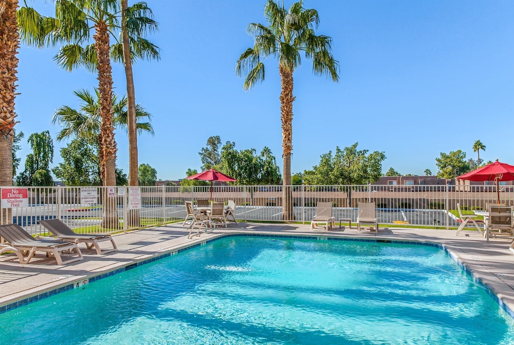 Motel6 Phoenix, AZ - West 41/45