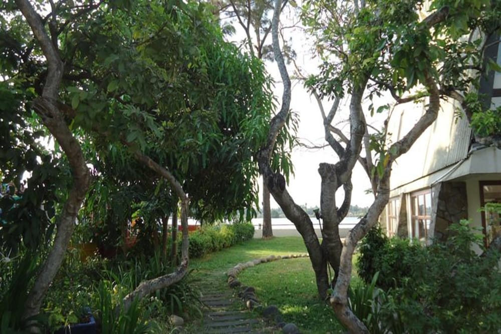 Riverside Serviced Apartments 62/72