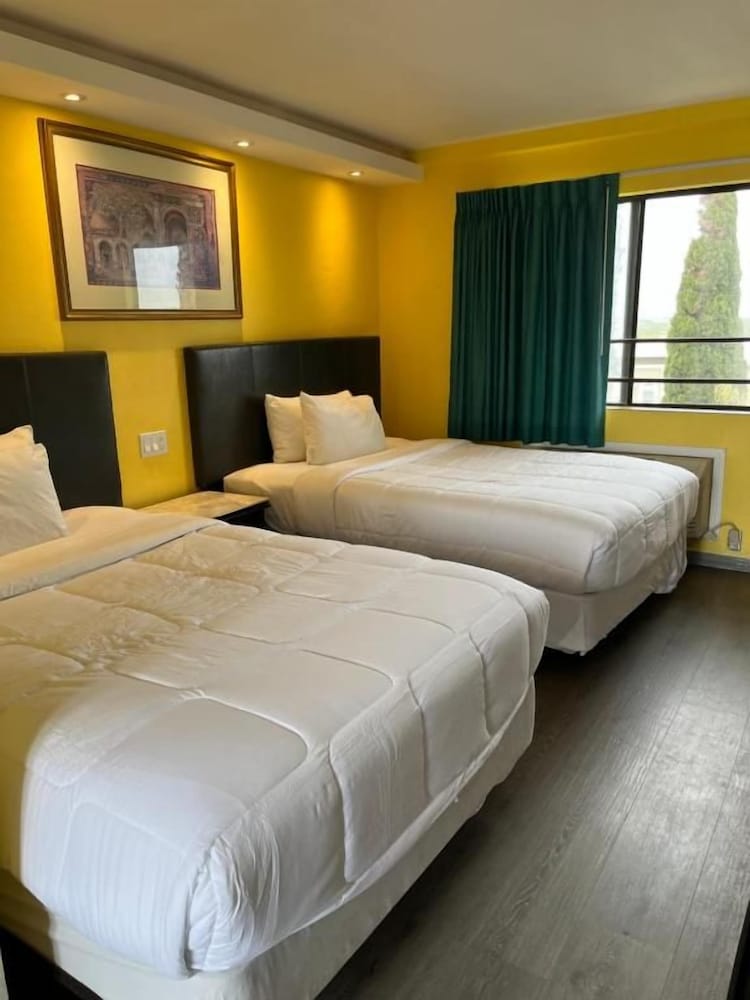 777 Motor Inn Huntington Beach 9/45