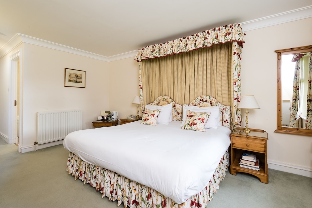 Suite, Riverside Building
