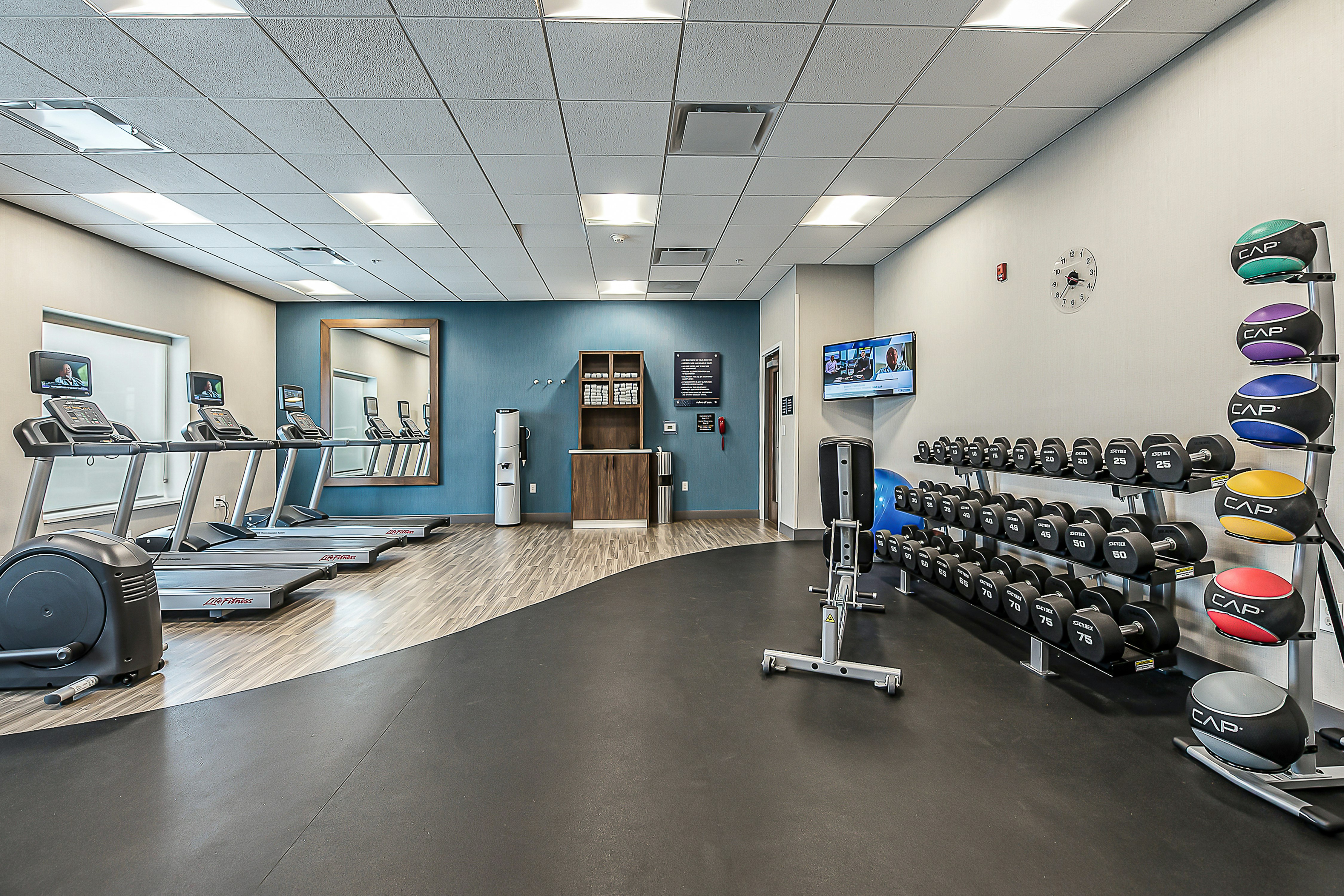 Hampton Inn and Suites Howell 19/41