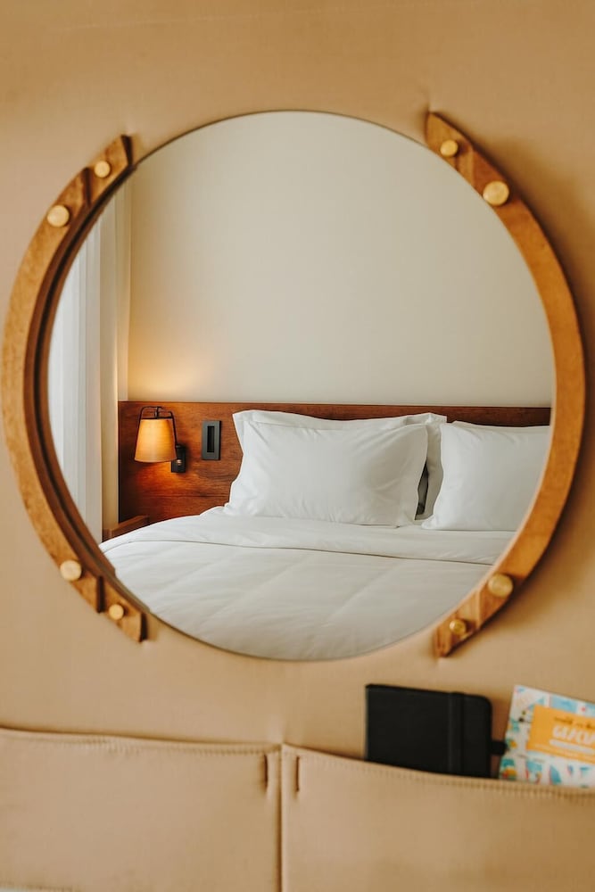 Inner, Light, Single, Queen Bed