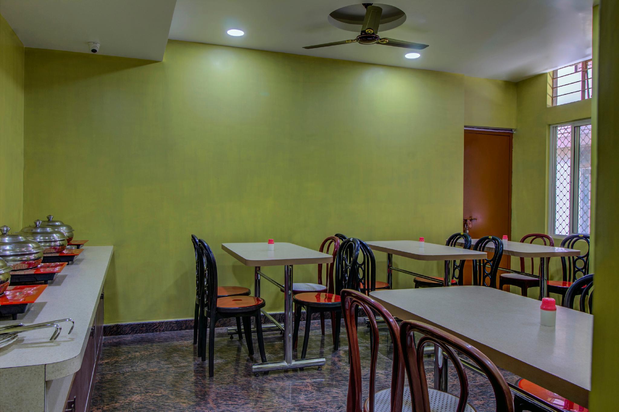 Oyo 16871 Anant Home Stay 9/18