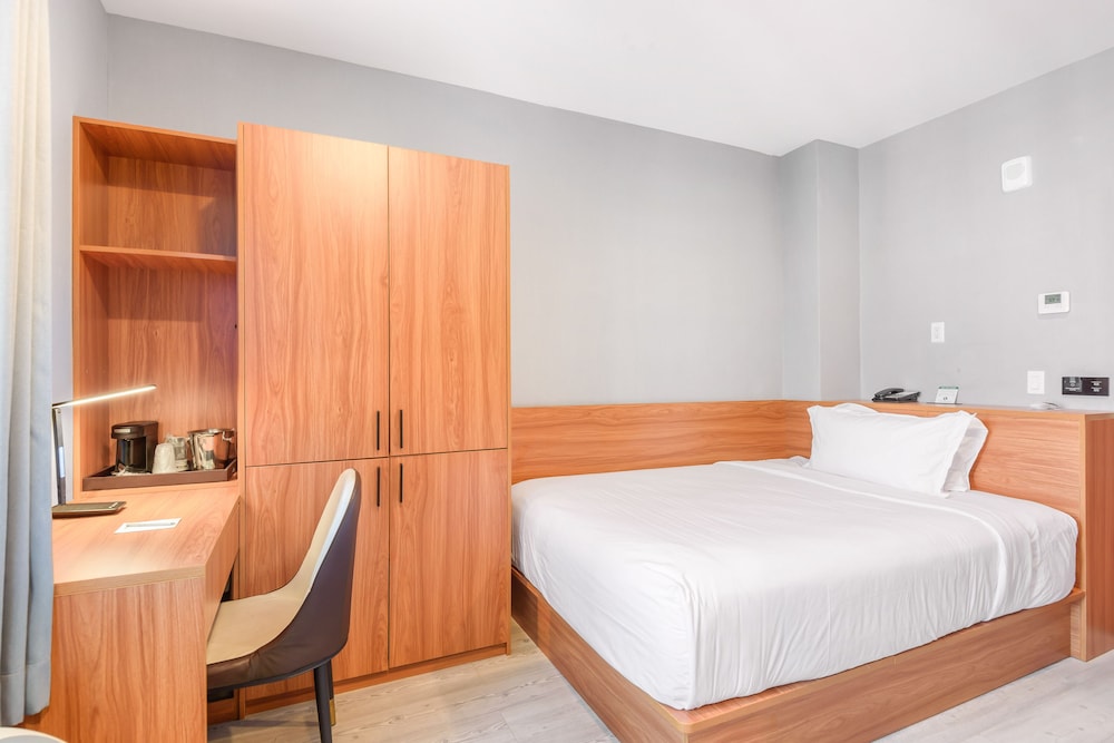 1 BEDROOM, STANDARD