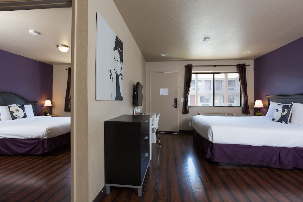 Alura Inn 13/25