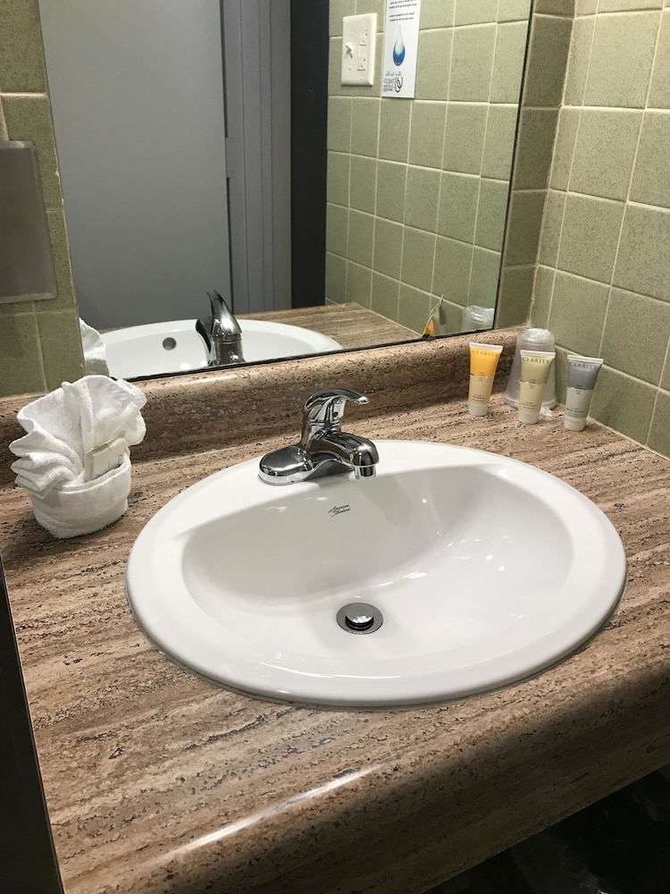 The Stables Inn and Suites 50/57