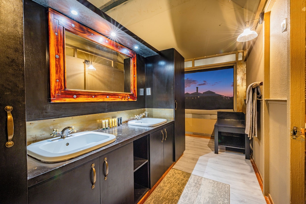 Moon Mountain Lodge 56/57