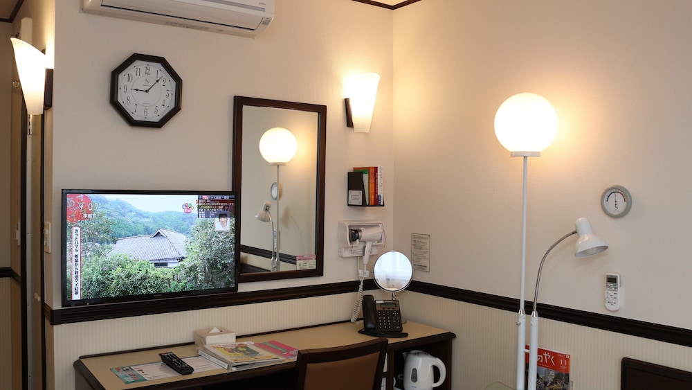 Toyoko Inn Himeji Eki Shinkansen Minami Guchi 51/63