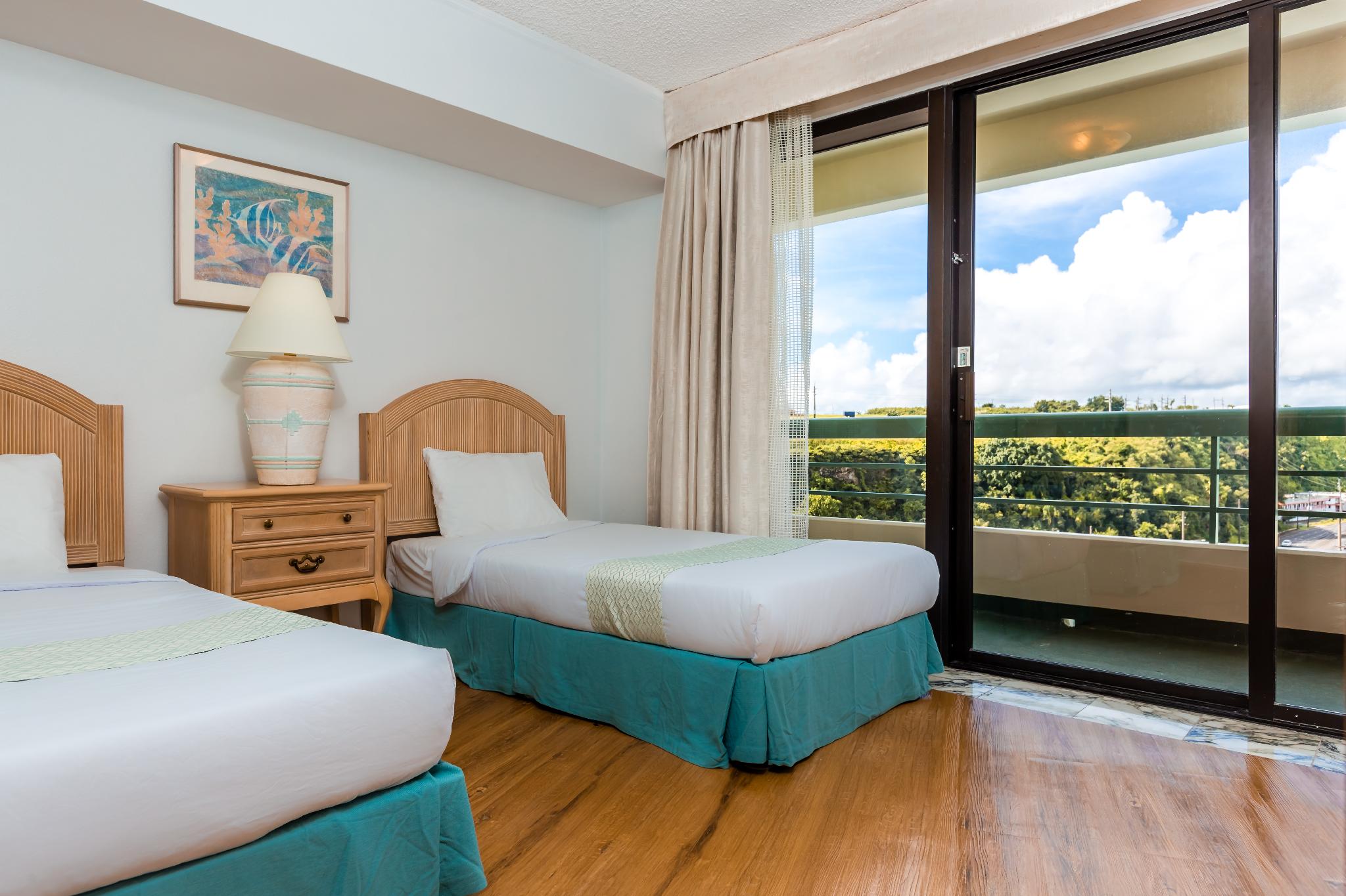 3 Bedrooms, Apartment, Ocean Front