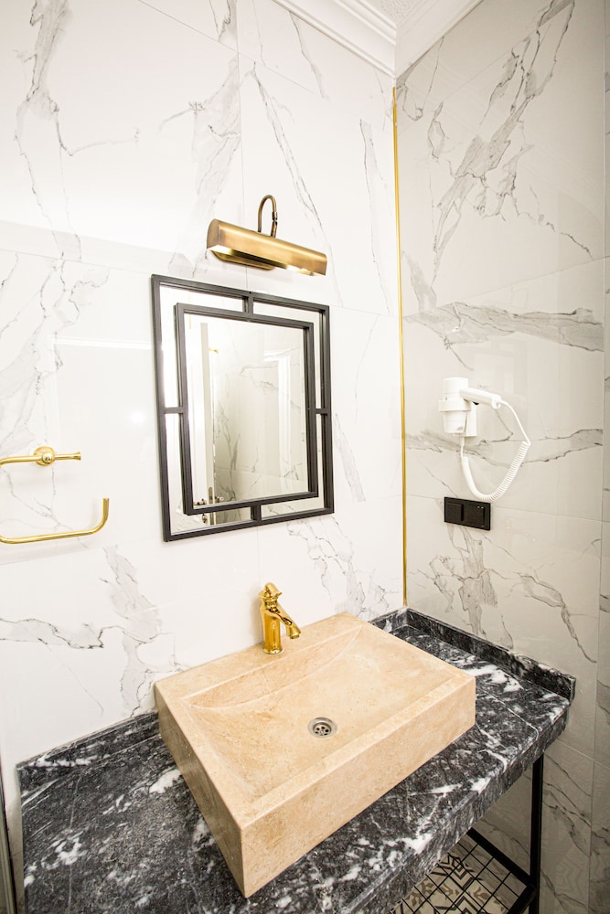 The Independent Hotel Taksim 36/36