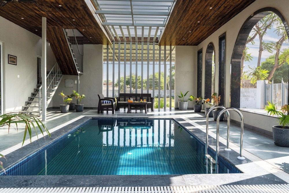 ELIVAAS Jamun Farm 2 BHK Villa with Pool 25/52