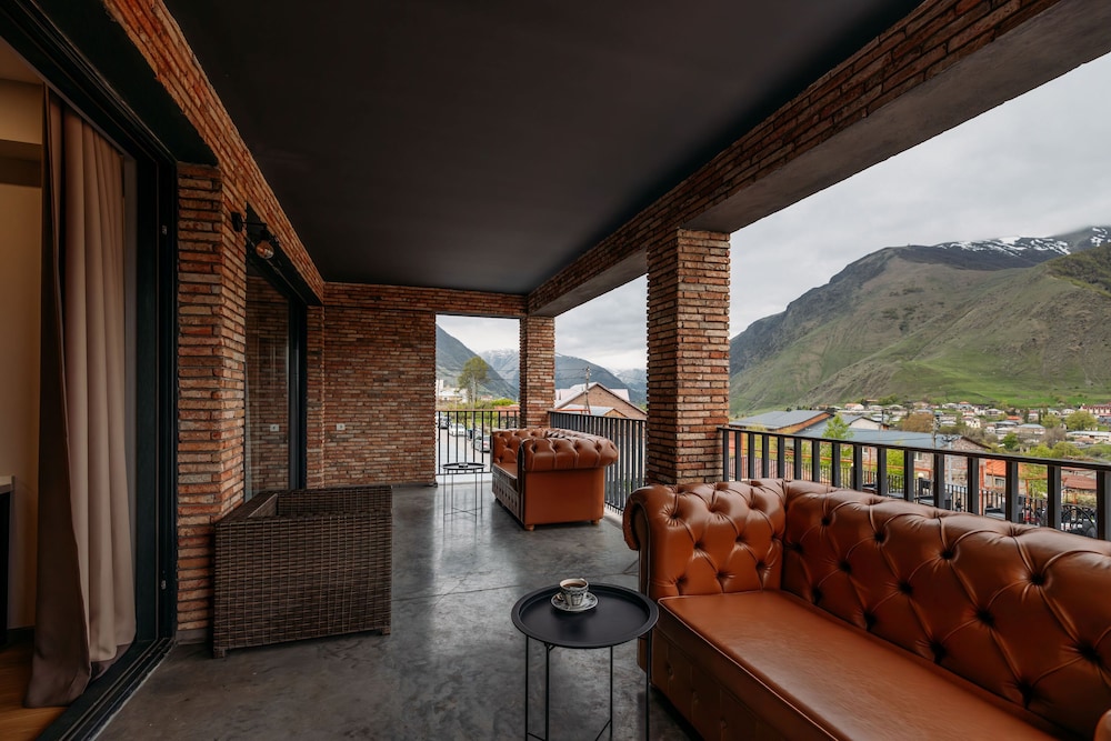 Hotel Memoir Kazbegi 33/50
