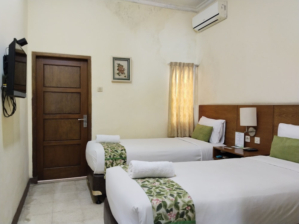 The Garden Family Guest House 31/50