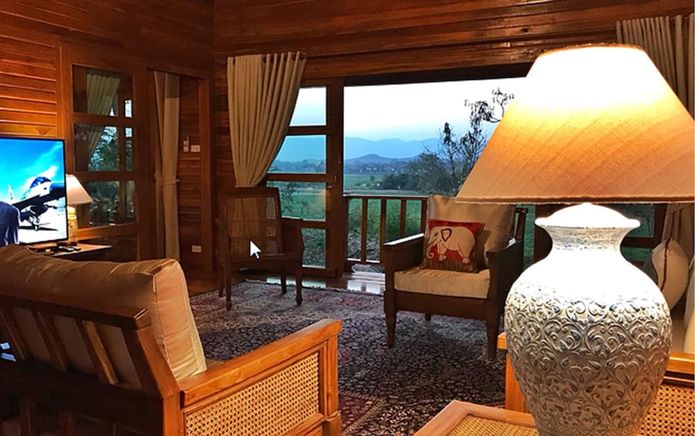 Nan Seasons Boutique Resort 61/81