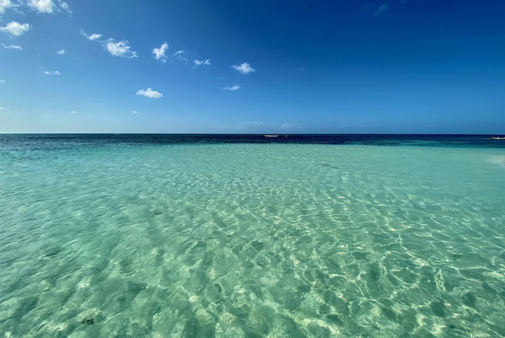 Hodges Bay Resort & Spa, an HQ Luxury Resort & Residences 61/67