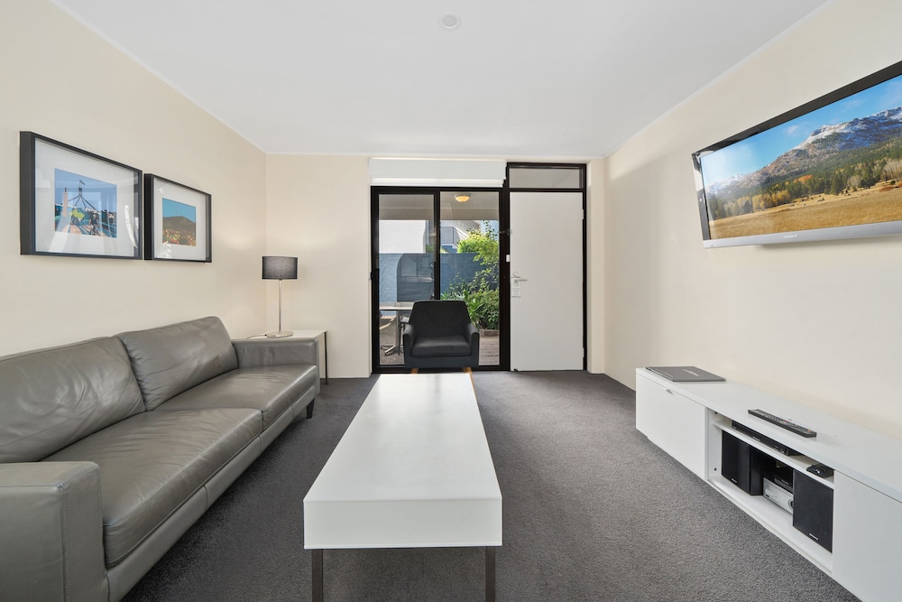 MANUKA PARK SERVICED APARTMENTS 36/58