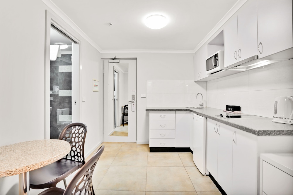 Carlton Lygon Lodge 53/75