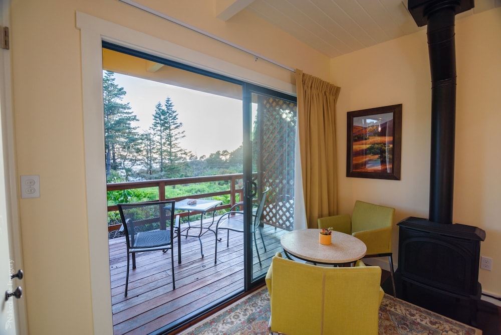 Inn at Buckhorn Cove 41/59