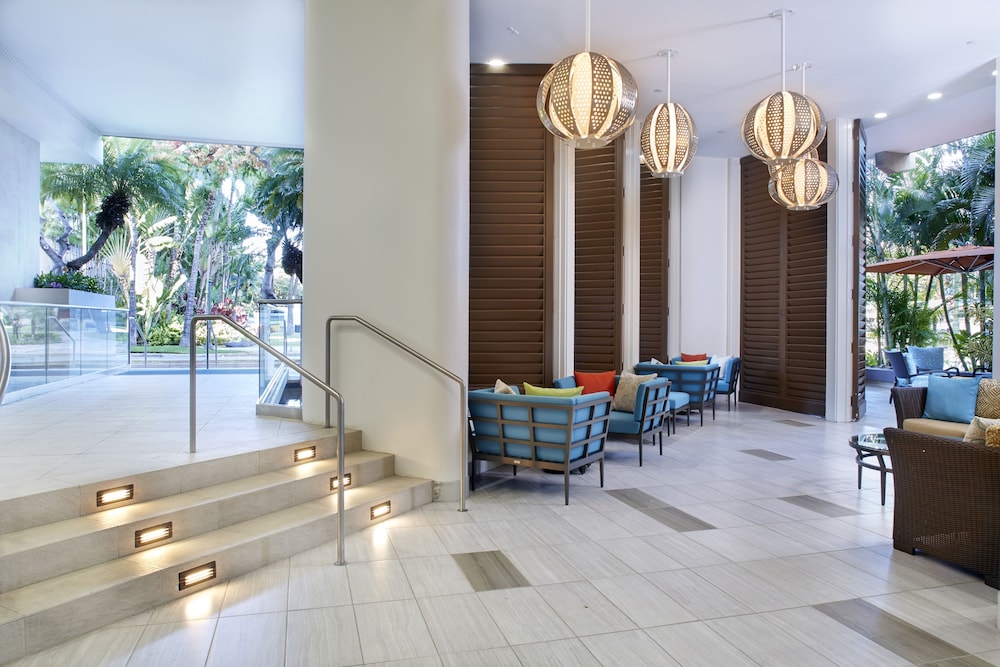 Holiday Inn Express Waikiki 12/77