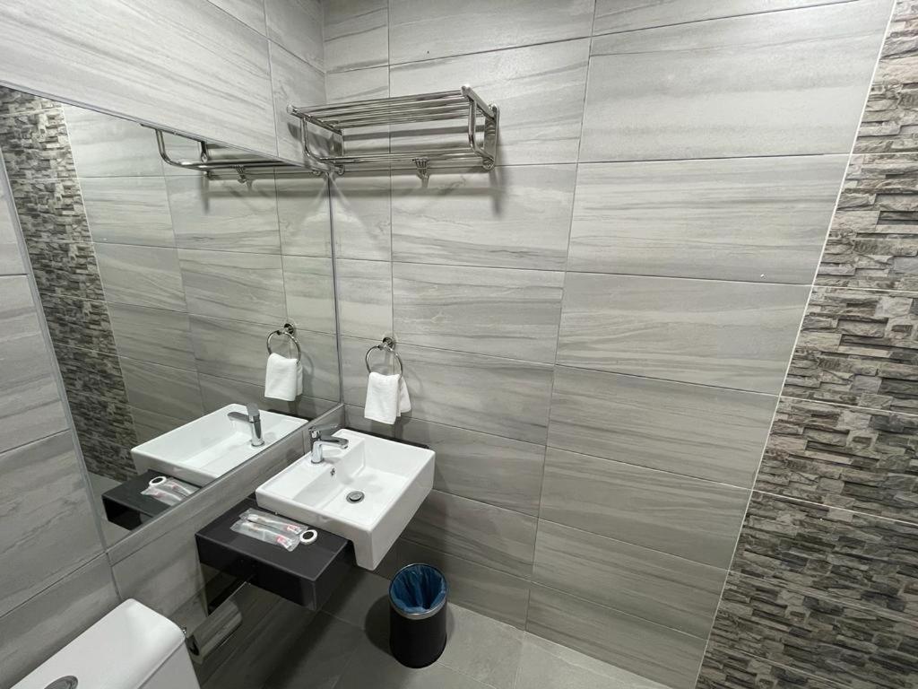 Citi Plaza Hotel & Suites 48/48