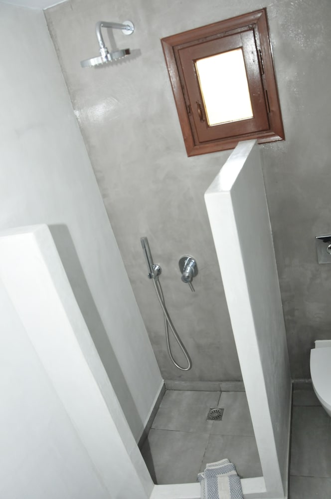 غرفة ثلاثية بسرير مزدوج وسرير فردي، Anessis Santorini 7/8